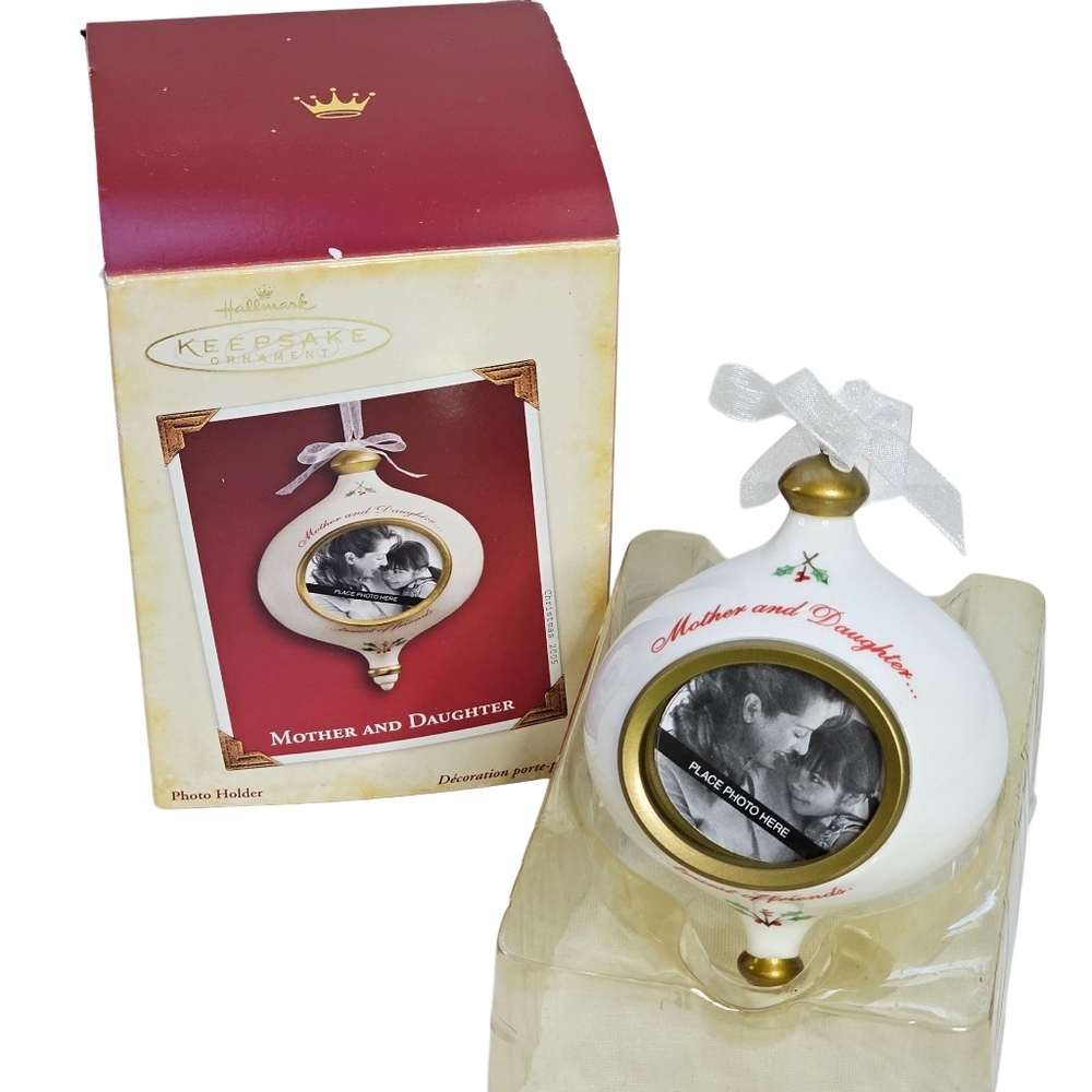 Hallmark Keepsake Ornament Mother And Daughter 2005 Photo Holder Christmas New